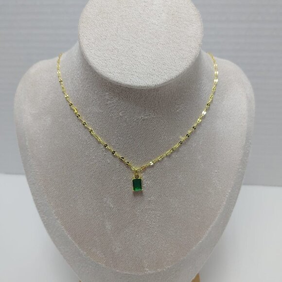 14K Gold Plated Emerald Crystal Pendant Retro Style - Stunning Fashion Jewelry - Picture 3 of 5